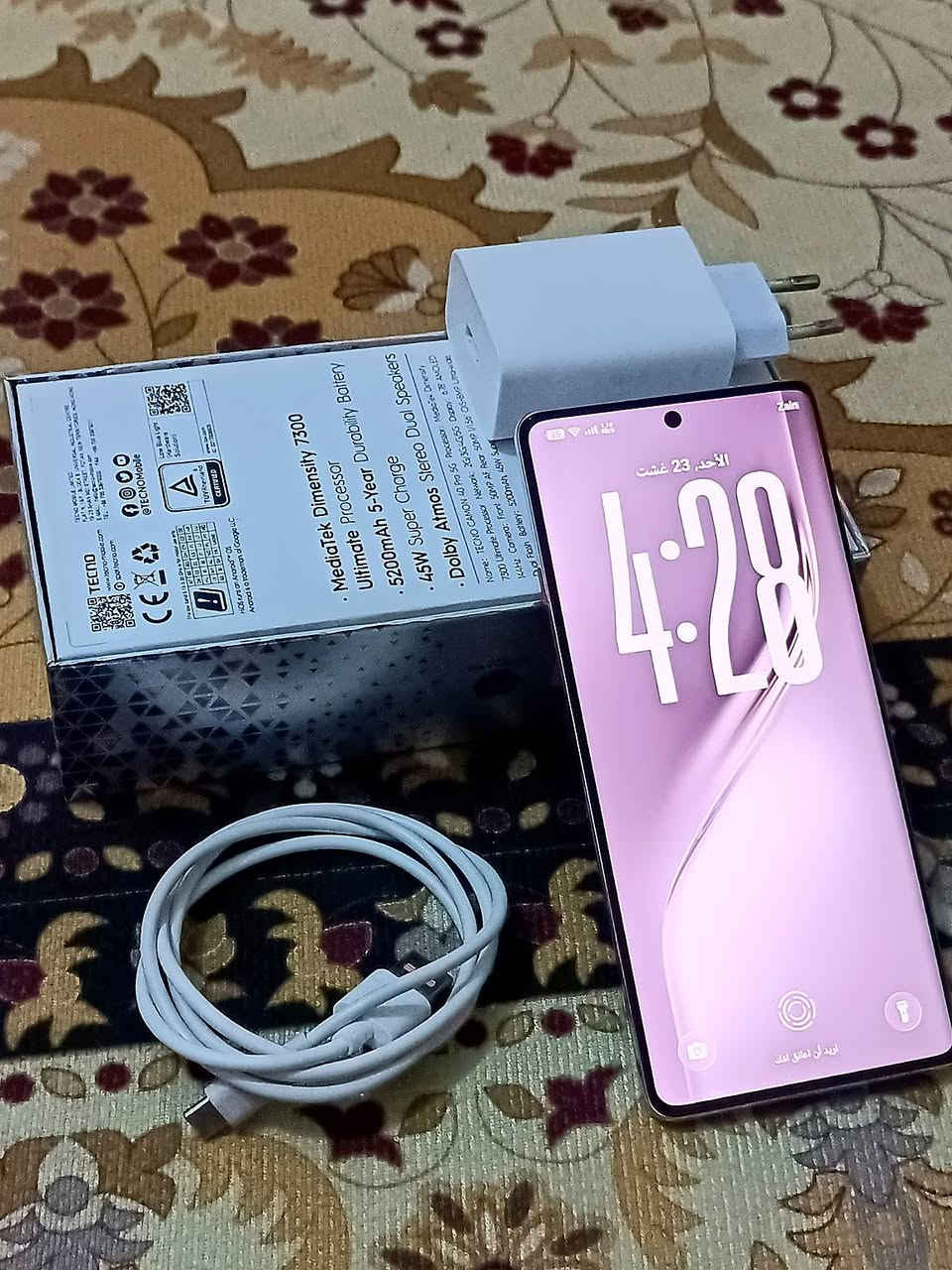 السلام عليكم جهاز Tecno camon 40 pro 5g لون رصاصي مستعمل نظيف جداً ذاكرة 256 نسخة ال 12 و بطارية 95 شاشة 144 هرتز ببجي 90 فريم . الجهاز كامل مع جميع ملحقاته . السعر 425 وبي مجال العنوان النجف الاشرف حي الرحمة الرقم : ***********
