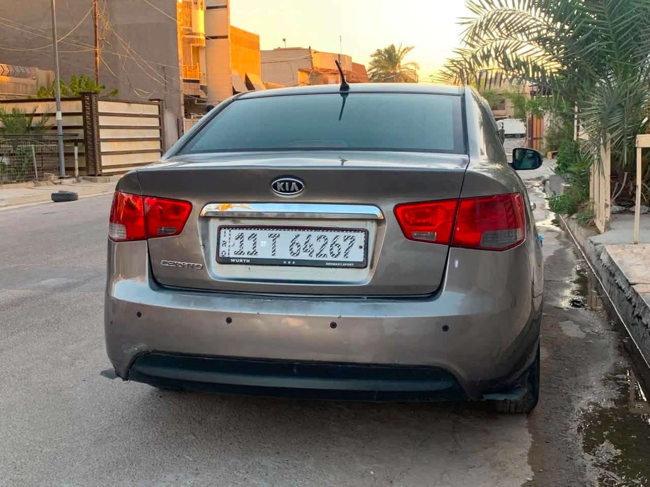 سلام عليكم مستعجل علا بيعتها سيراتو ٢٠١٢ فول مواصفات عدا لبصمة محرك ١٦٠٠ دوش يرادلها ترتيب بسيط مكان بغداد النصر والسلام *********** 92 بيها مجال بسيط
