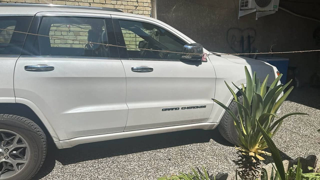 https://bid.cars/en/lot/1-46200193/2021-Jeep-Grandcherk-1C4RJFCT4MC623574
السلام عليكم 

جيب هيمي وارد امريكي 2021 اوفرلاند فووول 

‏  Jeep HEMI  5700

السيارة كاملة مابيهه اي نقص 

ماشية 79 الف كيلو متر 

كشنات خزن ميموري 

مرايات تعتيم الجوانب والوسط اوتو 

بانوراما 

جكات 

فور ويل

نضام صوت دمام 

نقطة عمياء 

نضام ايكو 

كشنات حار وبارد الامامي 

الخلفي تدفئة بالكشنات 

كشنين امامي كهرباء 

جلد بلادي

ادامة كاملة منضومة بانزين

السيارة حادثها موضح بالصور راجع سستم ايراك يعني الايرباك شغال مو دايودات

رقم اربيل 

بسعر 235

للاستفسار واتس اب  : ***********
