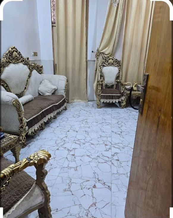 بيت طابقين للبيع في موقع ممتاز بمحافظة بابل
المساحة: 100 متر مربع

​الواجهة: 7.5 متر

​النزال: 13.33 متر (تقريباً)

​السند: طابو زراعي (25)

​التصميم: طابقين (يحتوي على غرفة نوم في الطابق الأرضي + غرفة نوم في الطابق العلوي)

​الموقع: نادر الثانية – شارع الكراغول (يبعد عن الشارع الرئيسي مسافة 500 متر فقط)

​***********@
