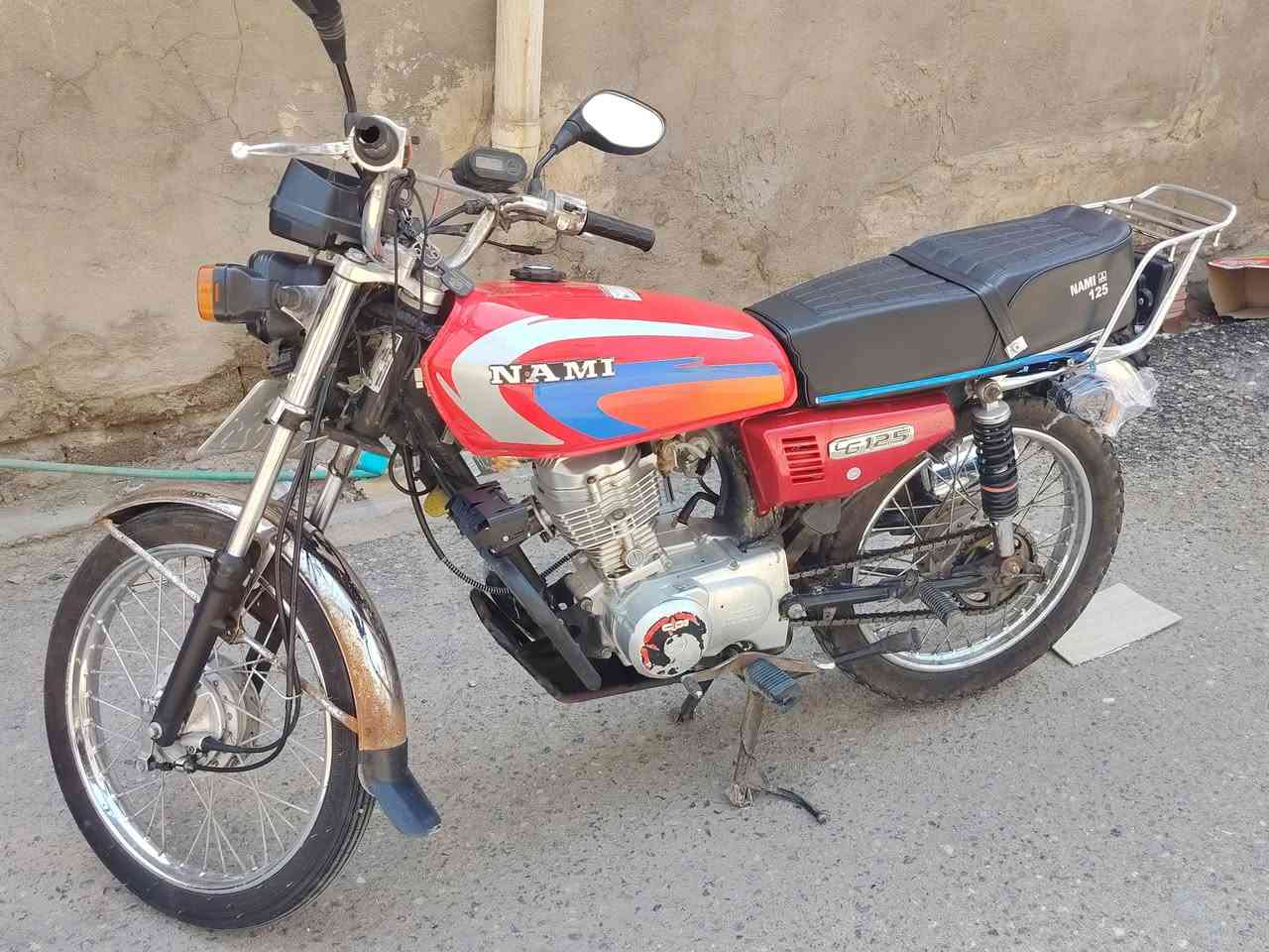 السلام عليكم ناما موديل 2021 رقم وسنوية بأسمي 
1600 وبيها مجال 
***********
