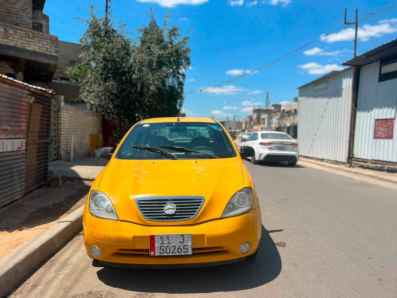 سلام عليكم سياره طيبه لبيع ٢٠١٦رقم دولي سياره جاهزه تبريد شغال سياره بسمي بيها ضربه نص باب سايق ولباقي مكفول مصفره هيئه وغرامات السعر ٣٤وبيها مجال المكان الشعب شارع صحه الرقم ***********
