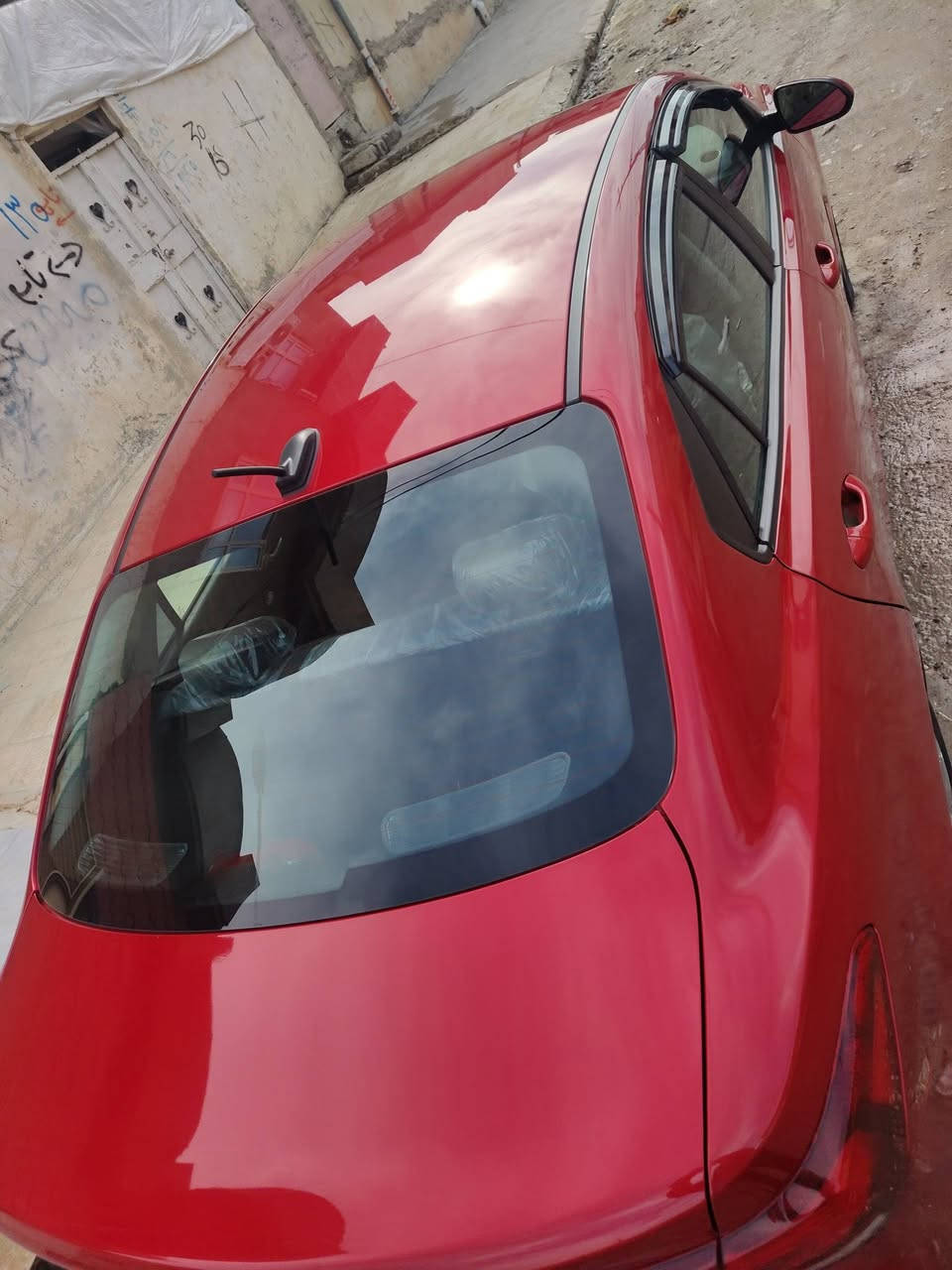 السلام عليكم
كيا ريو 2021 موصفات s المعروفة نص فول 
ضررها (باب وجاملغ )الي خلف النفر واكو كم ملاحضة من تحي تشوفها اكلك عليهم
السعر 123
للاستفسار/***********
