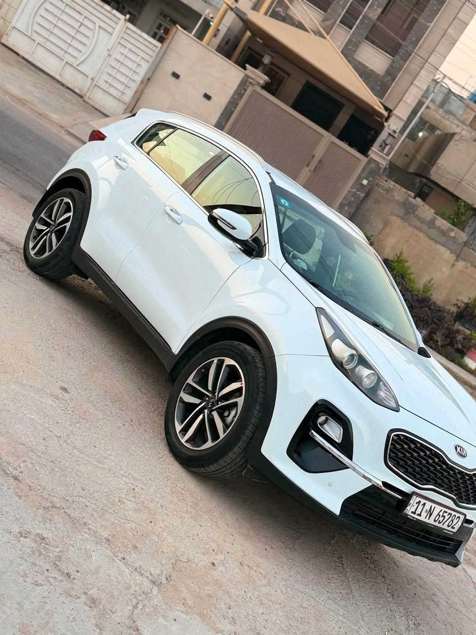 السلام عليكم
سيارة مستعمله وليست زيرو 
سبورتج خليجي دوليه  2020
مكفوله  من الصبغ والتبديل  والبارد 
ماشيه 86 حقيقي 
بدون نواقص كامله 
مكان بغداد الكرخ العامريه او حجي الجهاد  
السعر 189 وبيها مجال بسيط
للاستفسار ***********
