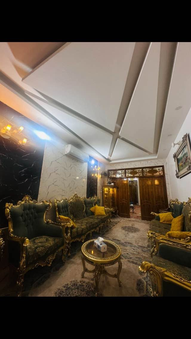 للبيع عقار 140 متر /
العنوان كوفه حي ميسان شارع المركز /
موقع البيت كلش مميزز/
ثاني بيت على الشارع المركز/
البيت متكون من 4 غرف+ صالتين+ صحيات عدد2 +استقبال صاله مطبخ/
ارضيه البيت مرمر ديكوات جبس بورد +الصاله جدار كله بورسلين البيت بناء حديث صب كونكريت مسلح للااستفسار :***********//*********** النجف, العراق
