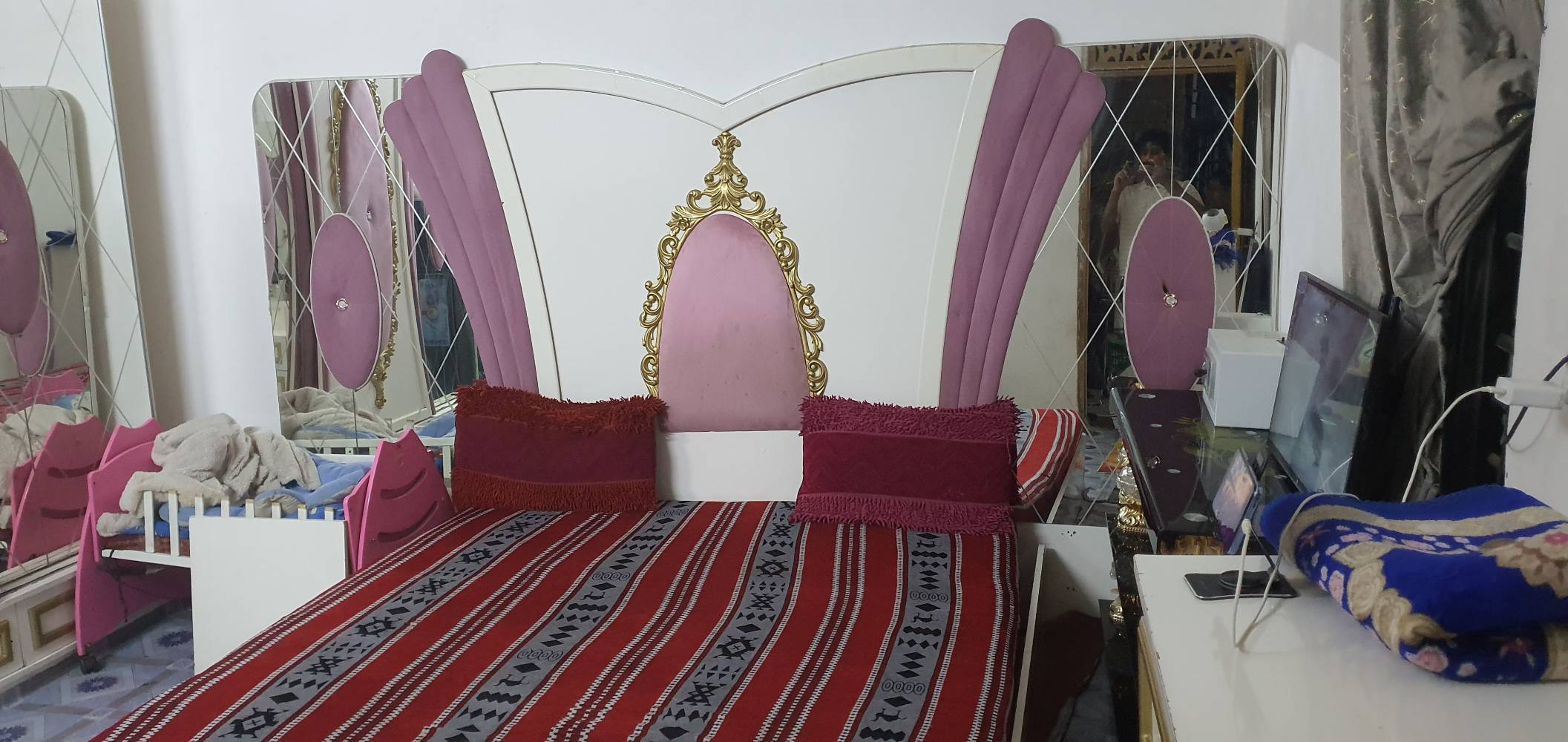 غرفة • مساحة صغيرة • تحتاج ترتيب