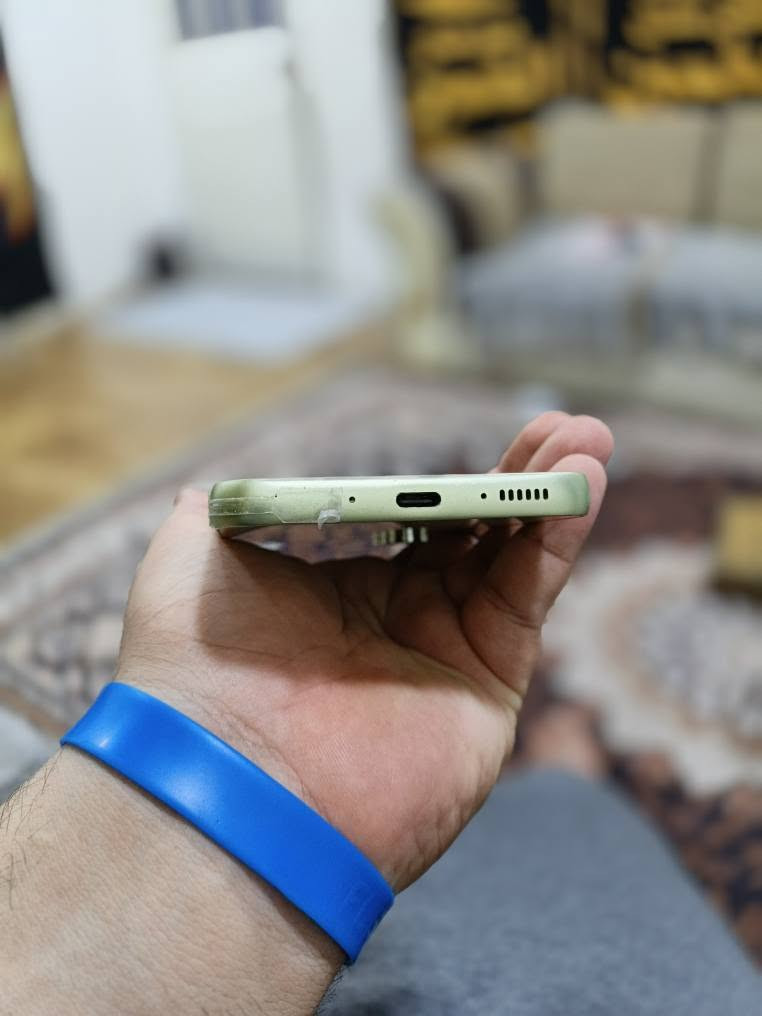 سامسونك A54 بعده بلزكات الشركه 
شرق اوسط دبل شريحه 
ذاكره 256
شاشه 120 
جهاز حبل مرتب 
للبيع او مراوس 325/ *********** البصرة, العراق
