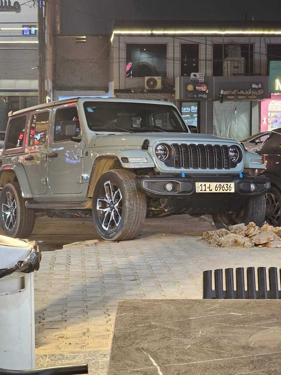 جيب رانجلر (Jeep Wrangler) للبيع في بغداد 🚗💨
السلام عليكم.مكلف بالنشر
​المواصفات والتفاصيل:
​نوع السيارة: جيب رانجلر (Jeep Wrangler).
​اللون: رمادي إسمنتي مميز (Cement Grey / Sting Grey).
​الحالة: ممتازة جداً ونظيفة، مظهر رياضي وجذاب.
​المكان: بغداد.
​
​💰 السعر المطلوب:
3 دفاتر و 25 ورقة - قابل للتفاوض البسيط للجادين.
​📞 للتواصل والاستفسار:
​رقم الهاتف / واتساب: [***********]

نص مكتوب في الصور:
- مرر للأعلى لاستعراض الفلاتر إضافة شرح... ابو رزاق