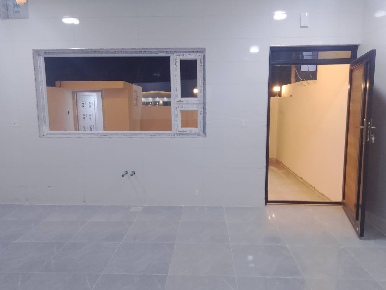 بيت للبيع توله فروش خلف مول مرواري مساحه120متر مربع(طابو زراعي)    بناء طابق ونص حديث جديد طالعين منه العمال الطابق الأول غرفة نوم1
استقبال مطبخ
حمام صحيات 
الطابق الثاني 1غرفة نوم
صاله
كاشي سيراميك سقف ثانوي موقع بلبدايه صاير السعر65مليون وبي مجال رقم الهاتف***********
