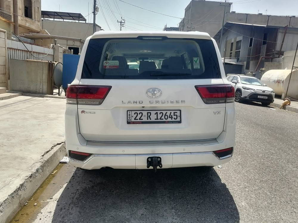 لاندكروزةر موديل 22  خليجي شركه تويوتا عراق .. جيهان   مواصفات vx بلس  ..  سيارة جديده جدا  مكفوله كفاله عامه من كل شي .. صبغ و بارد  ....للااستفسار *********** واتساب .. مكان ارببل..
/////.....مواصفات ..../////
محرك 4000 تنفس طبيعي
فتحة
تبريد بيانو
كشنات تبريد وتدفىه  
كشنات خزن 
مقاعد وراى كهرباىيه
سماعات جي بي ال
رادارات
 جنطة كهرباىيه
لايتات ليد 
ليد نهاري
وايرليس جارج
دفلوك
3 انضمه قياده
دبل اكسل .. ثقيل و خفيف
زراك أربيل, العراق
