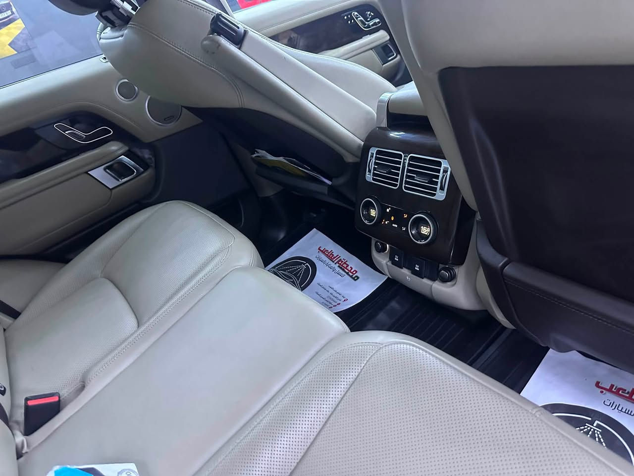 للبيع Range Rover Vogue HSE P400

▪️ موديل 2020
▪️ وارد أمريكي حادث خلفي بدون ايرباك 
▪️ محرك P400 – 6 سلندر
▪️ اللون فضي – داخل بيج
▪️ الممشى حاليًا 81,000 كم
▪️ السيارة نظيفة ومرتبة
▪️ مصاريف وصيانة حديثة
▪️ جاهزة للاستخدام

💵 السعر: 39,000$
التفاوض بالمعقول عند المعاينة فقط.

📍 بغداد
📩 للتواصل خاص أو اتصال
***********
