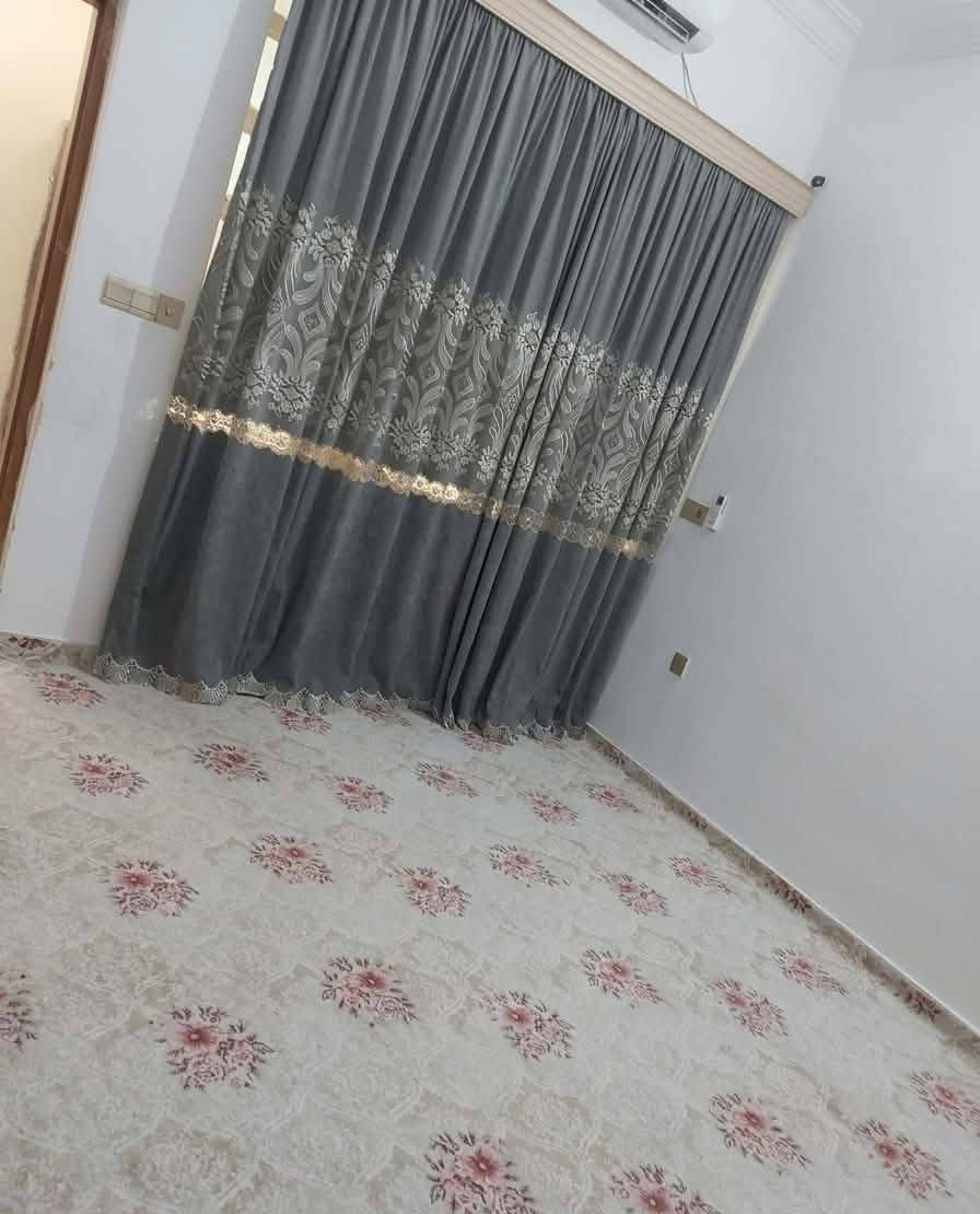 🏠 دار للبيع في الكوفة – حي ميسان
📍 موقع متميز: حي ميسان، شارع مجمع جوهرة العرب 
📜 طابو زراعي – سند 25 – مشمول بقرار 320
🔹 مساحة الدار: ٢٤٢ م²
🔹 سنة البناء: ٢٠١٨
🔹 البناء: درجة أولى، طابوق + هيكل كونكريت
🔹 عدد الغرف: غرفتان
🔹 استقبال
🔹 صالة
🔹 مطبخ
🔹 حمامات عدد ٢
🔹 حديقة بمساحة 50 م²
🔹 واجهة الدار مقابل شارع فرعي ويبعد عن الشارع العام ٣٥٠ متر 
📞 للتواصل والاستفسار:
***********
#دار_للبيع #الكوفة #حي_ميسان #عقارات_الكوفة #بيوت_للبيع #عقارات_النجف

