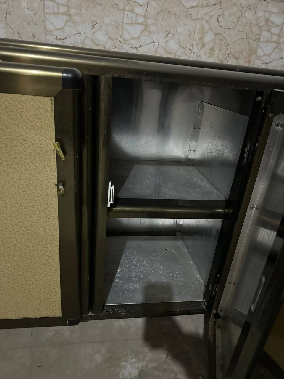 كاونتر • نظافة ٩٥% • توصيل صلاح الدين