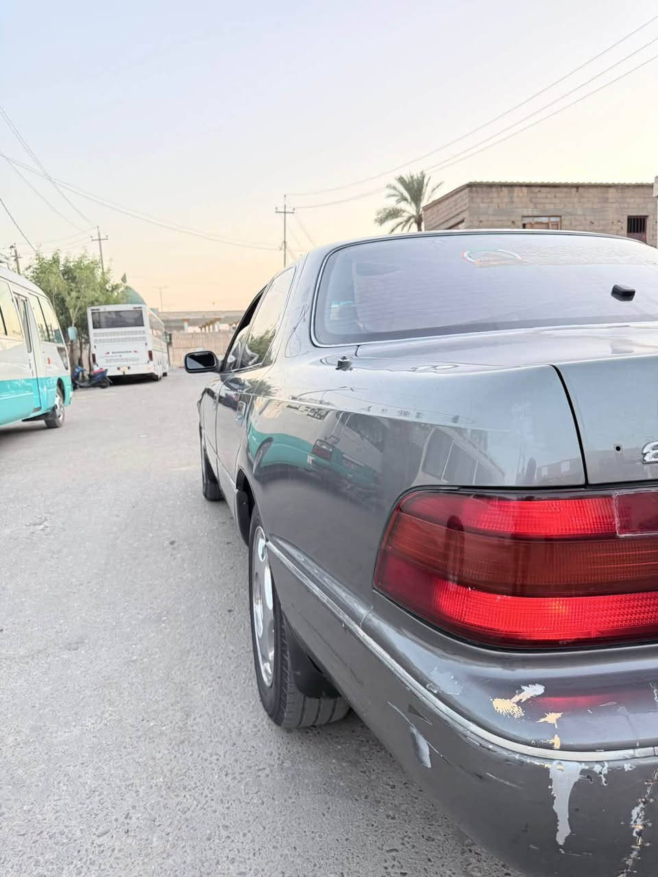 يا الله سلام عليكم سياره لكزز LS 400 مديل91 رقم جديد سنويه جديده كفاله عامه حته من الصبغ جاهزه الاخير مانقصها برغي حداده كهربايات تبريد ثلج مكينه بلادي V8 
تخم تاير حداديه كله جديد السعر(75) وبيها مجال قليل لسياره مال جناي مكال السياره البصره الدير 
رقم الهاتف(***********) كفاله عامه
