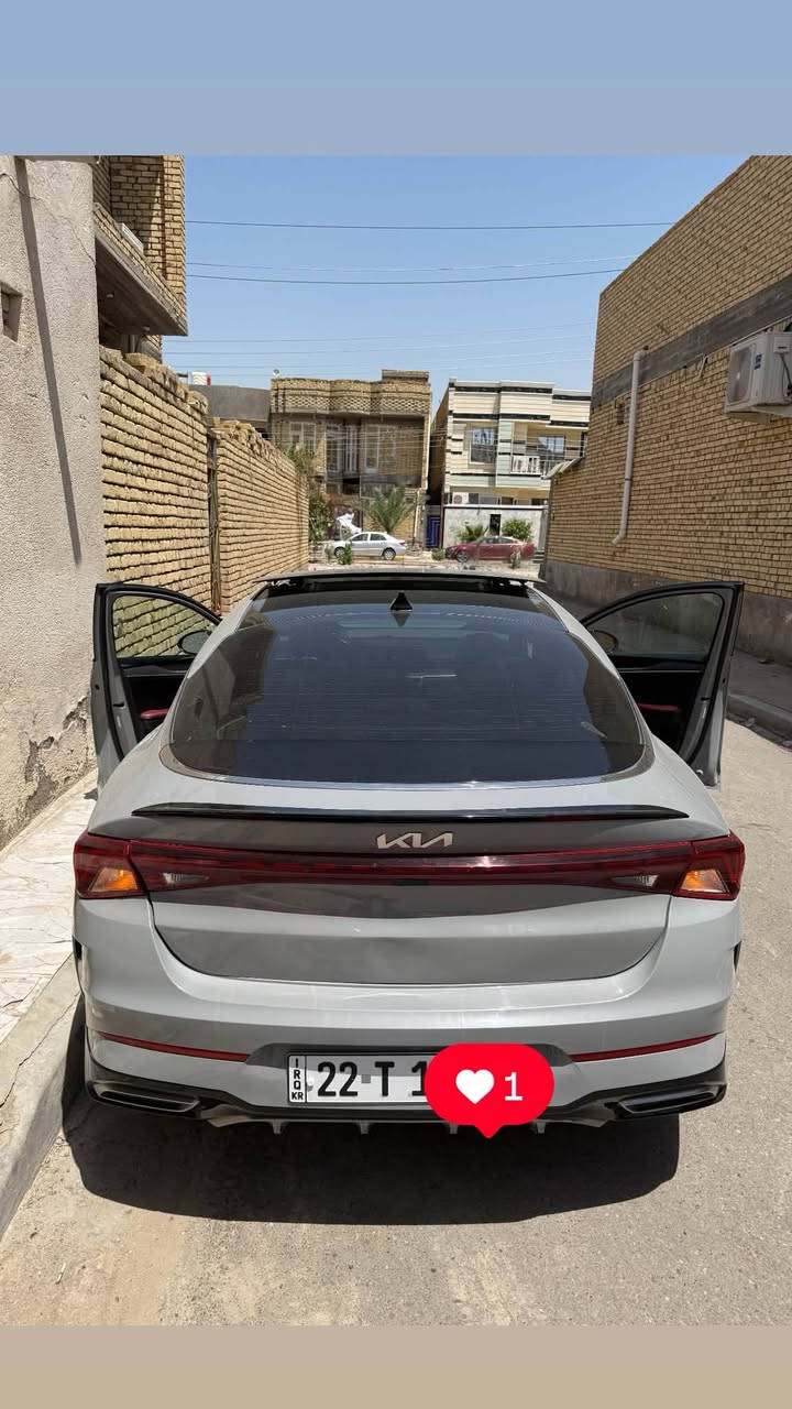 🚗 للبيع كيا K5 موديل 2023 - فئة GT-Line  
لون الاسمنتي المميز 
ماشيه (65 km) 

( حادثها خلفي جنطه وراجعها نفسها ) وبقيه التفاصيل ب 
السونار وي الصور  

✨ المواصفات:  
-فول الفول ع الاخير 
- محرك قوي وناعم. ( 1.6 ) تيربو  ( افوللها كله محسن ماشايفه العادي 
)  
- قير أوتوماتيك  
- فتحة سقف بانوراما 🌞  
- شاشه وسطية كبيرة + نظام معلومات متطور  
- كاميرا خلفية + حساسات أمامي وخلفي  
- مثبت سرعة + تحكم بالدركسون  
- بصمة تشغيل (تشغيل بدون مفتاح)  
- إضاءة LED أمامية وخلفية  
- جنوط رياضية  
- مرايا كهربائية + طي كهربائي  
- داخلية جلد احمر 
-كشنات كهربائيه 
-كشنات تدفئه تبريد 
‏-AUTO HOLD
‏-DRIVE MODE
- رقمها اربيل 
-نقطه عمياء ب المري + اشاير ب المري 
-لايتات اماي زنون 4 عدسات مو 3 
- 
- بعد بيها مواصفات هواي لان السياره فول مواصفات للاخير 

🛡️ الأمان:  
- نظام مانع انزلاق  
- ABS + ESP  
- وسائد هوائية  
- نظام ثبات  

📌 الحالة:  
 
السياره. خير من الله مصروف عليها ماتحتاج شي 

📍 الموقع: الناصرية  

متواجد واتساب (. 170 $) 

***********
