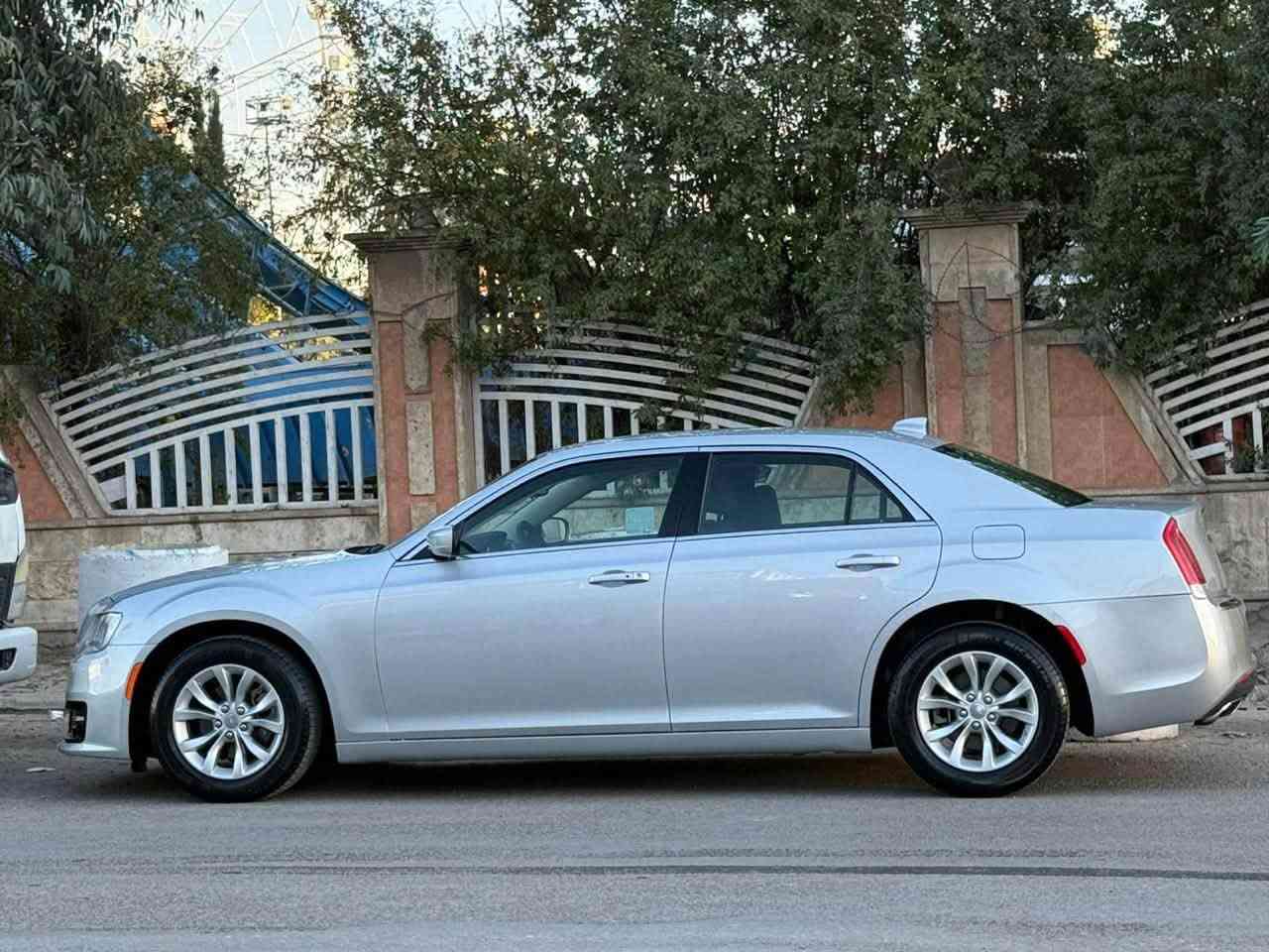 كرايسلر2023 سياره وارد امريكي
قطعتين صبغ بنيد وجاملغ الايسر فقط 
بدون دواخل سياره اخت الوكاله
ماشيه 33ميل
رقم اربيل 
للاستفسار اتصل 
***********
