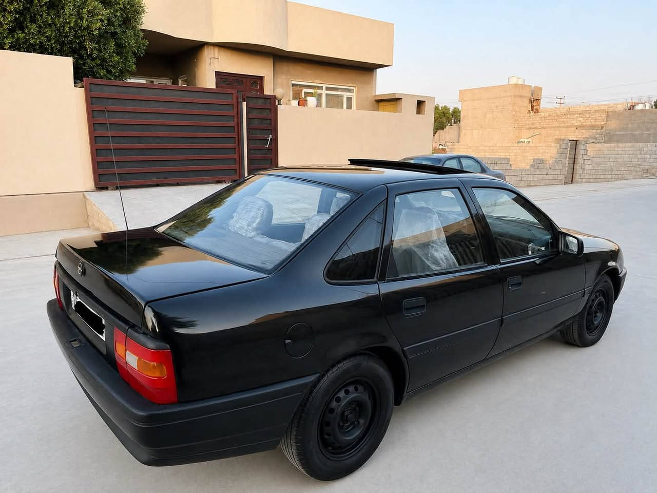 سلام عليكم
اوبل فكترا 
موديل 1992
محرك 18 كير عادي محرك بشرط لا صرف ولا بخار 
سقف سلایت مراية كهربائية 
قفل مركزي كونترول 
بريك Abs  لايت زينون LED
ستیرن باور 
رقم كركوك مشروع وطني کوبون بنزین بي رقم و سنوية جديد 
سيارة بأسمي تحويل ثاني يوم
كهربائيات كله بشرط
سياره جاهزة  
مصبوغ عام للجمالية مكفولة من ضربة
سيارة بدون خياس
سعر 39ورقة
***********
