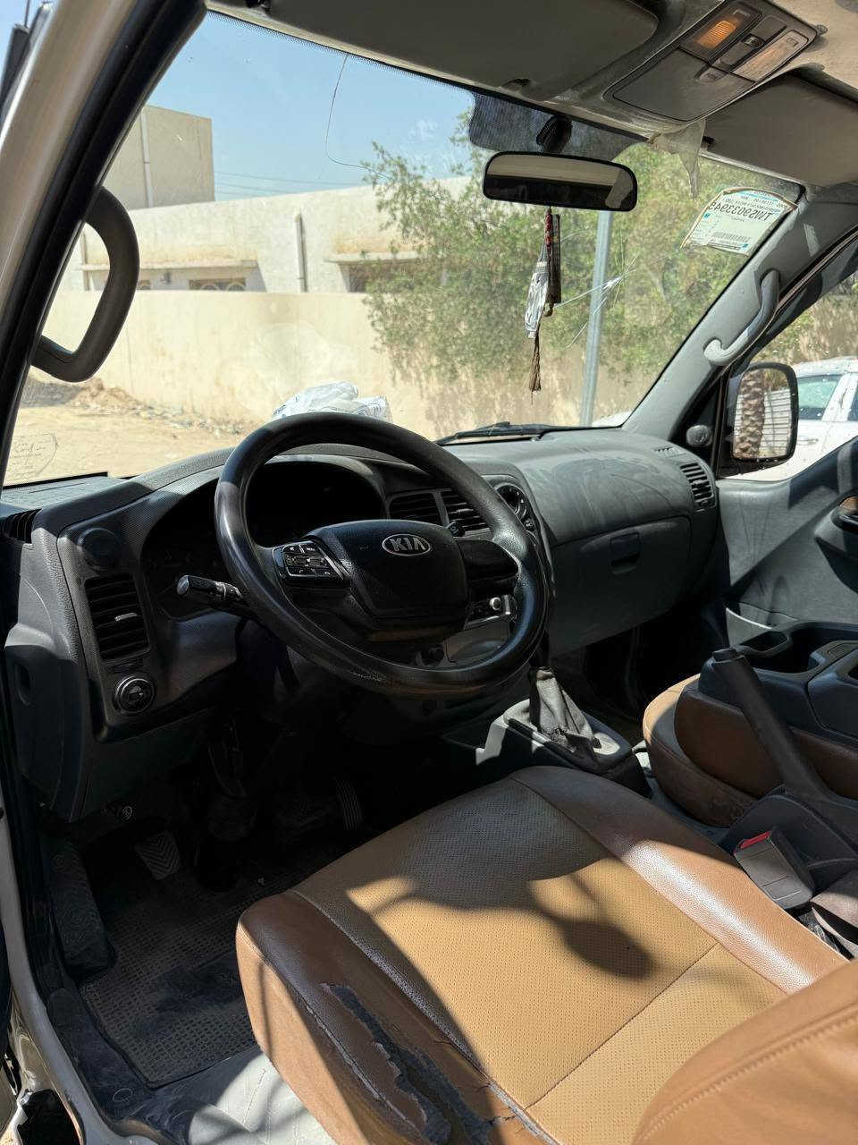 كيا بنكو موديل 21 سياره جاهزه من كلشي محرك مامفتوح بلاد لاتنقيص ولا تبخير السياره مبدل بيها بنيد ودعاميه ضربه بسيطه بالدعاميه ولايحه البنيد وبدلته سعر 127 بيها مجال  استفسار اكثر اتصل ***********

