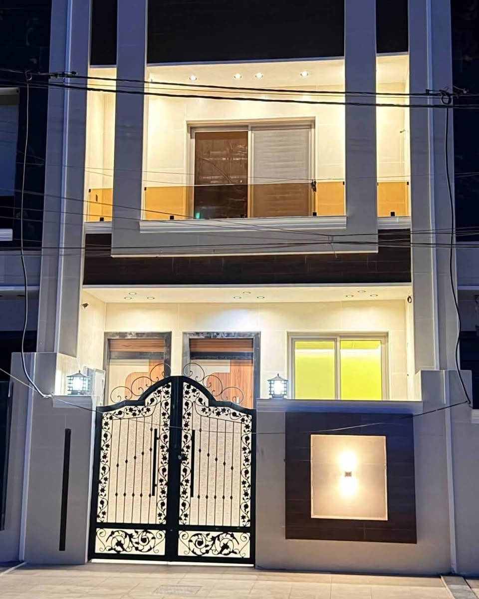منازل  للبيع العدد 2 مساحة 100متر طابو ملك صرف 
العنوان/حي جهاد/الاساتذه /على اربع شوارع مباشر 
مجاور مجمع السلام السكني بناء حديث 
 يحتوي كل الدار غرف نوم 5 + صحيات العدد 2 
استقبال و مطبخ 
 للاستفسار // 
***********
