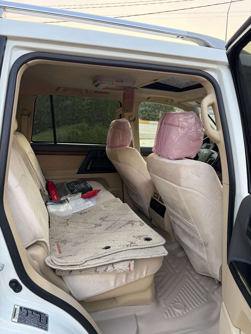 Toyota Land Cruiser 
2016
GXR-V6
63.000km
شەریکە بریەمی ئەسلی
Full ppf ضمان۱٠ سنوات
مکفولل کفالە عامە  
کیلومەتر بشرط
کشن جلد
کشن هربای
حاسات امامی و خلفی 
تشغیل عن بعید
شحن موبایل
مرایات شفط
دی ڤیدی سقف
سلاجە 
تبرید مرکزی
لایتات -LED
تاقم تایرات دانلوپ اصلی شەریکە
مكان سياره سليمانيه
***********☎️✅ السليمانية, العراق

