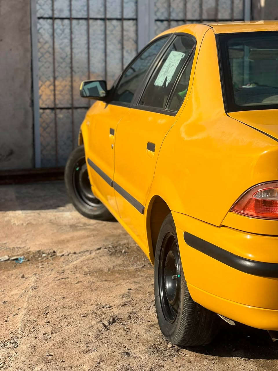 سلام عليكم   
 
سمند للبيع ١٢ السعر ٣٥ وبيها مجال 
مكاني بغداد 
السياره مكينتها تنقص بس ناعمه ومابيها اي صوت 
السياره خير من الله الهاتف ( *********** )

