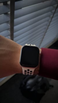 ساعة Apple watch sirres الجيل 10 لون ذهب وردي حجم 46 بطارية 92 مكانها ...