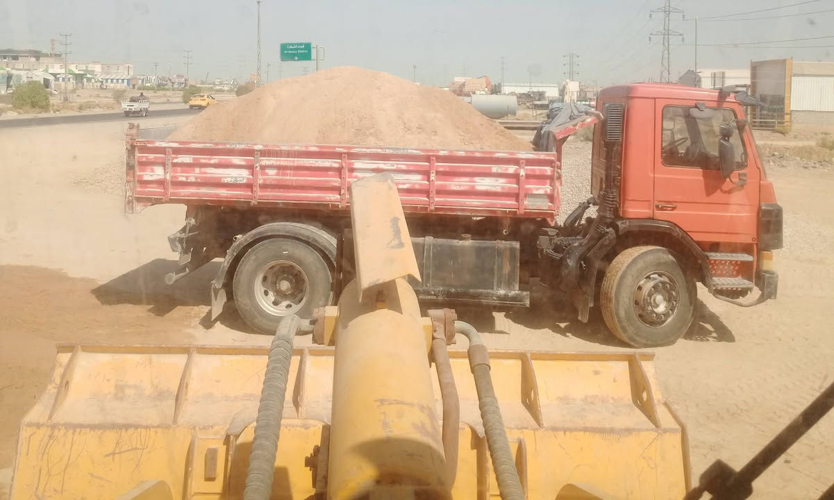 @إشارة 

سلام عليكم على بركات الله اسعار مناسبه

نص مكتوب في الصور:
- 115 های حمل فول رمل زبیر
- هاي حمل فول 115 رمل زبير