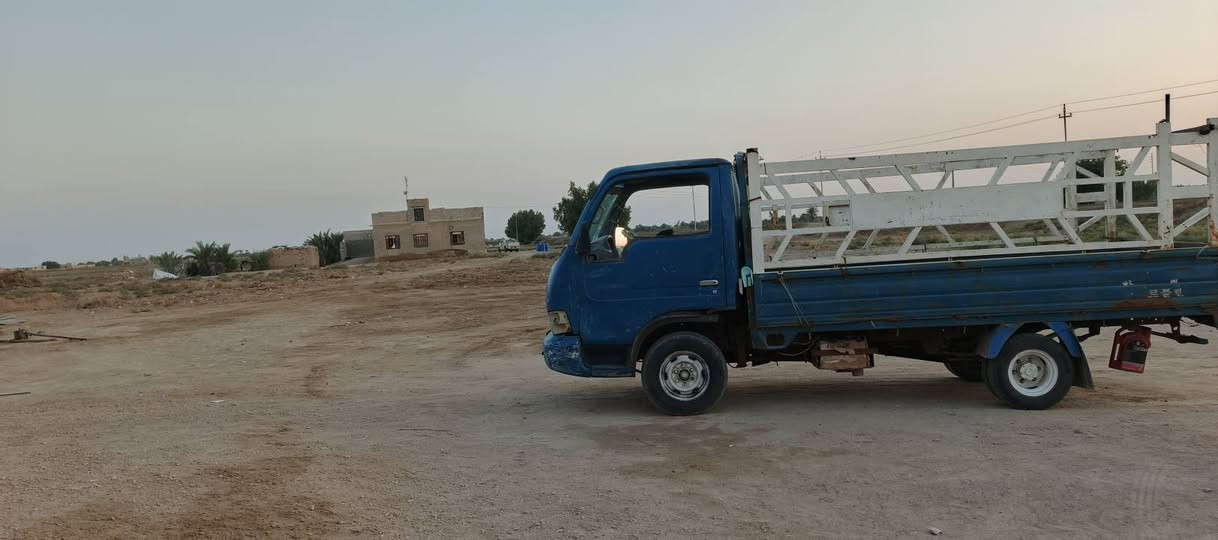 سلام عليكم 
كيا سامسونك موديل 2000 محركها مال بنكو 2700 سياره بسمي سنويتها لل 30 رقمها انكليزي  سياره فقط كشرتها شوفت عينك.    للبيع او مراوس بكيا بنكو وانطي فرق 

مكاني سماوه ***********
