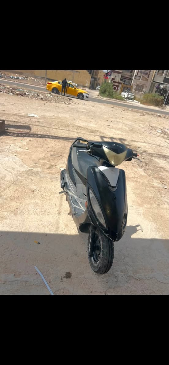 السلام عليكم
دراجات للبيع عدد 3
جيفورات عدد 2
سبيسي عدد 1
الجيفورات توهه مجفتات ثنينهن
لسبيسي كاطعه نار وياهه كفرات 2واحد اصفر ولثاني ابيض 
ابيع كوم حديد سكراب  كلهن ابيعهن 
ما ابيع وحده
الي يريد ياخذهن
 ع باب الله يسترزق بيهن يجي خاص
لا دكلي شبيهن ما بيهن أبيعك كوم حديد سكراب
ناصريه مركز 
***********
بي واتساب
