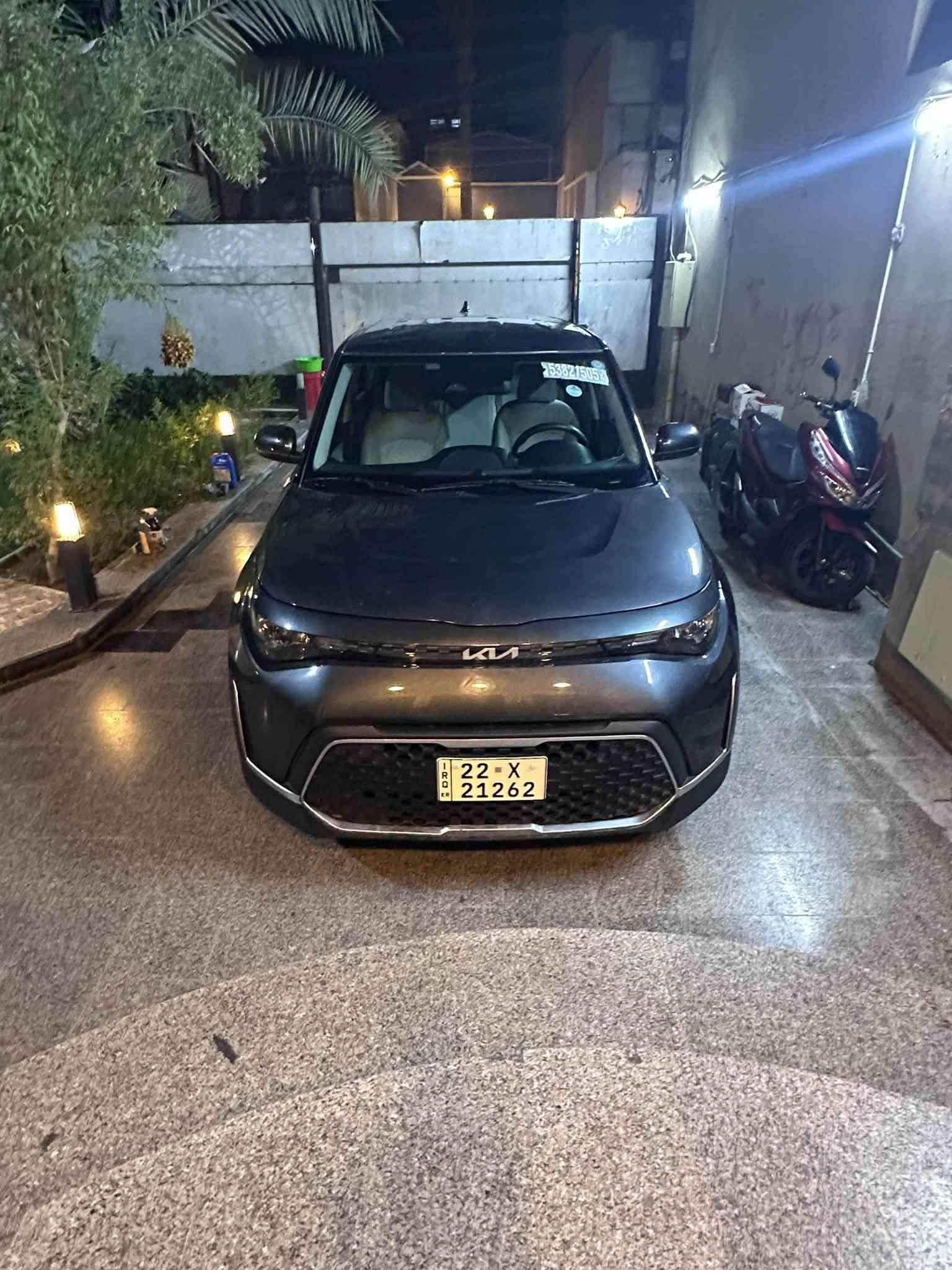 السلام عليكم كيا صول موديل 2023 رقم اربيل محرك 2000السيارة اخت الزيرو  ماشية 21 الف مكاني بغداد الطالبية السعر 130 بيه مجال ***********

