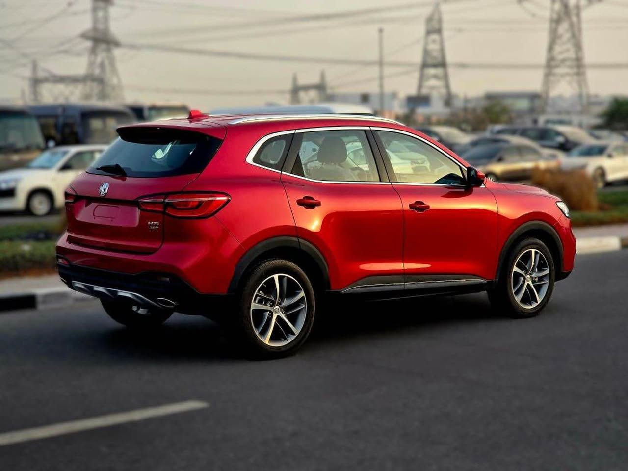 Mg hs 2022 
15 torbo 
فول مواسەفات 
بێ بۆیاخ 
بێ سارد 
بێ شوخت 
*********** Singapore

نص مكتوب في الصور:
- هتلاقي كسر
- © DUBICARS.com