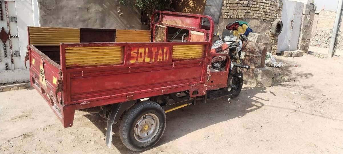 ستوته اللبيع صلطان مديل ١٧ ستوته جاهزه ونضيفه مال جناي وشراي يتصل مكاني عماره حي رحمه *********** وسعر مليون وتسعميه وبيه مجال ولمو شراي ويدور عمله لايخابر شلع رحمه لوالديكم

