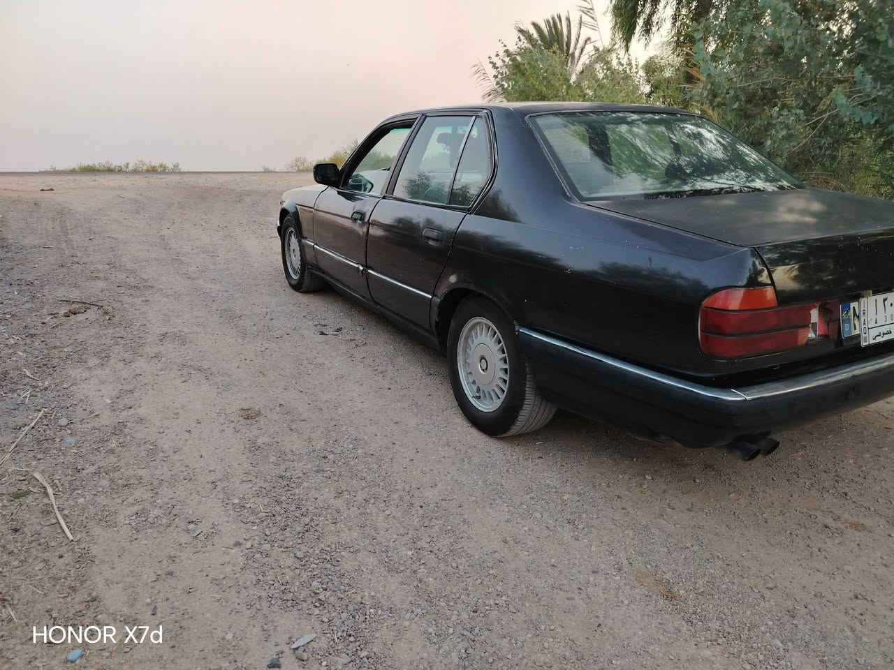 السلام عليكم 735 موديل 1993اصل دبل ايرباك دبل جكمجه مكينه كير مكفولات مكفوله من الظربه ولخياس تخم تاير جديد كهربائيات كلها شغاله وبلاديه صدر أمامي نص عمر وخلفي جديد مسجل شاشه داخلها جديد دعامياتها جدد حاويه السياره بلاديه وحلوه رقم بغداد السعر 28   رقم***********
