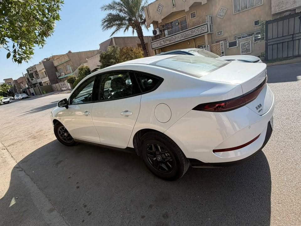 السلام عليكم للبيع كن بلاس ٢٠٢٥ داخل زيتوني مرقم بغداد لوحة
جديدة 

ماشية8000

السيارة نضيفة معنى الكلمة

 مواصفات السياره 

بصمه تشغيل 

شاشه دجتال 

داخل جلد

قطعتين تبريد 

فول تحكم ستيرن 

كأمره خلفيه وحساسات 

شاشه وسطيه اندرويد 

بك لايت ليد متصل 

أشاير بل مري 

السياره كامل ملحقات شاحنه وكارت وفوم كل العدة كامله

عنوان الدورة الميكانيك للاستفسار الاتصال 

السعر. 19.500 وبيهة مجال بسيط

***********
