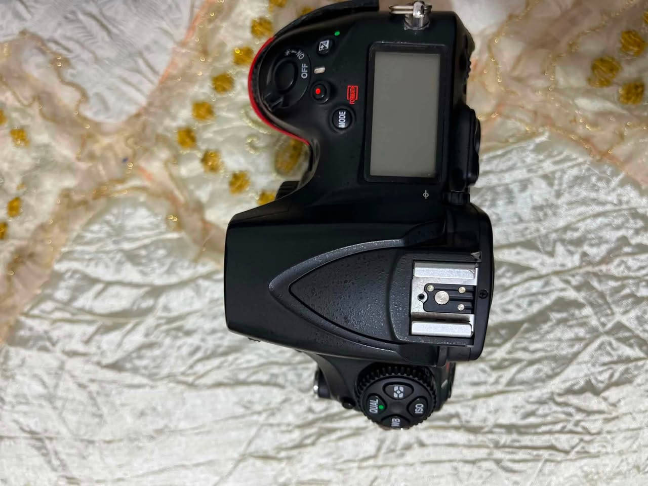 معروض عندي بدي D810
الشتر 110 ك
السعر 500 الف 
صاحب رقم صاحب الكاميرا

‭***********‬
