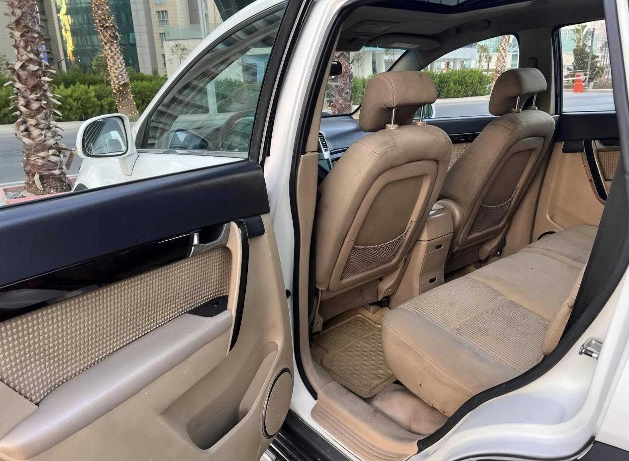 شوفرليت كابتيفا موديل 2008 فول فول موصفات 
محرك 4 سلندر عادي بدون تيربو بلادي ، يصرف بنزين قليل ،  سياره 5 راكب ، گير و محرك  تبريد تدفئه كهربائي كل شرط ، 
موصفات :
تحديد سرعة
سلايت 
4 جامات كهربائي 
كشن سائق كهربائي
مراية كهربائي 
قفل مركزي بلادي
طايرات جديد
رقم وسنويه جديد رقم دهوك اربع ارقام ، تحويل شرط تريد تحويل تريد وكاله حاظر رقم وسنويه جديد ،  السياره مكفوله لا صبغ ولا ضربه فقط مكانين بسيط بارد , سيارة جاهزه بدون مصارف دينار ، السعر 68$ ومجال بسيط سيارة مال بيتي مو مال معارض ، مكان اربيل ، للمعلومات اتصل واتساب *********** أربيل, العراق
