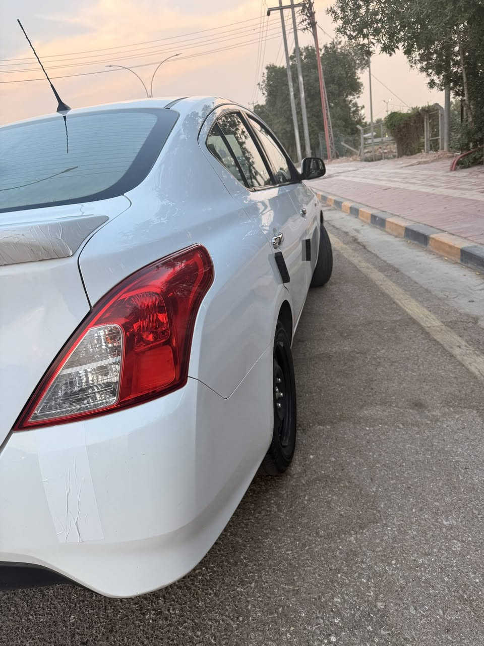 السلام عليكم صني هندي أصلي موديل 2024 للبيع
كفالة من كلشي عدا بارد مكانين على كد اصبعين وباب السايق بي طعجه بسيطة حتى ما صلحته هم ترجع بارد 
كير مكينة تبريد حدادية كفالة ماشية 55الف
سيارة نظيفة گشر ودواخل واحلى من الصور 
ضايفلها عوازل وشاشة وكامرة وسماعات خلفية اصلي وباتري جديد  وبيها زنون اصلي ضمان سنة ادامة مسوي للمحرك بالجديد يعني انسى الدوانز
 رقم اربيل تريد تحويل تريد وكالة 
مكانها النجف الاشرف 
الرقم ***********
