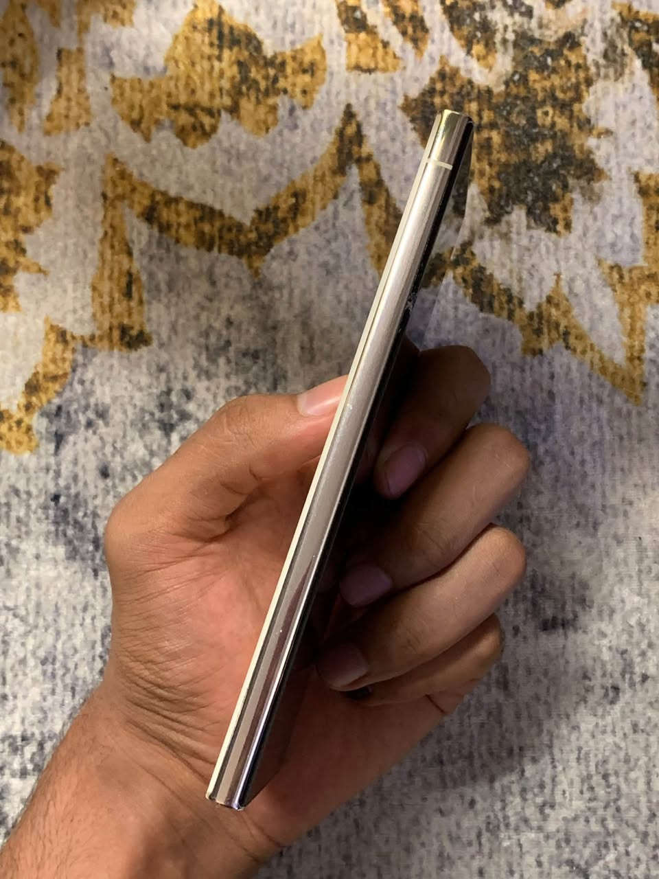 سامسونج جالاكسي S23 Ultra للبيع
ذاكرة 256GB, رام 12GB 
مستعمل, بحالة ممتازة 
بورد وسيم كارد وكاميرات واللمس شغال 100‎%‎ + ظهر وقلم سليم وشغال .
مبدل بطارية اصلية وكاله جديدة
الشاشة مكسورة 
الجهاز ممتاز جداً للمصلحين، أو لشخص يملك جهاز S23 Ultra بورد عاطل/محروق ويريد نقل الشاشة عليه، أو شخص يحب يبدله شاشة ويستخدمه.
وكأمل ملحقاته موجوده من علبة وبطارية سامسونج اصلية 45W. 
السعر 389 ألف وبي مجال 
مكاني بغداد الأمين 
للتواصل واتساب على الرقم:
+964 772 700 7716
