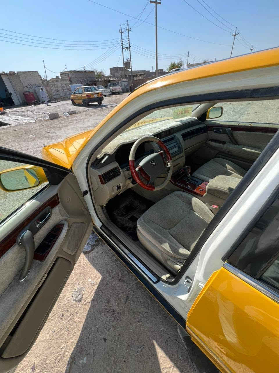 سلام عليكم.دخول جديد سياره  جنون  مديل 2000  مكينه وكير جديد  حداديه 100/100تخم تايرات  رقمه بصره   السياره. كص جنطه ونقل السعر 40 بيها مجال العنوان البصره  الشعيبه الإستفسار رقم ***********
