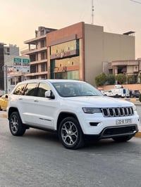 جراند شيروكي ليمتد • ٢٠٢٠ • ٣٥ الف ميل