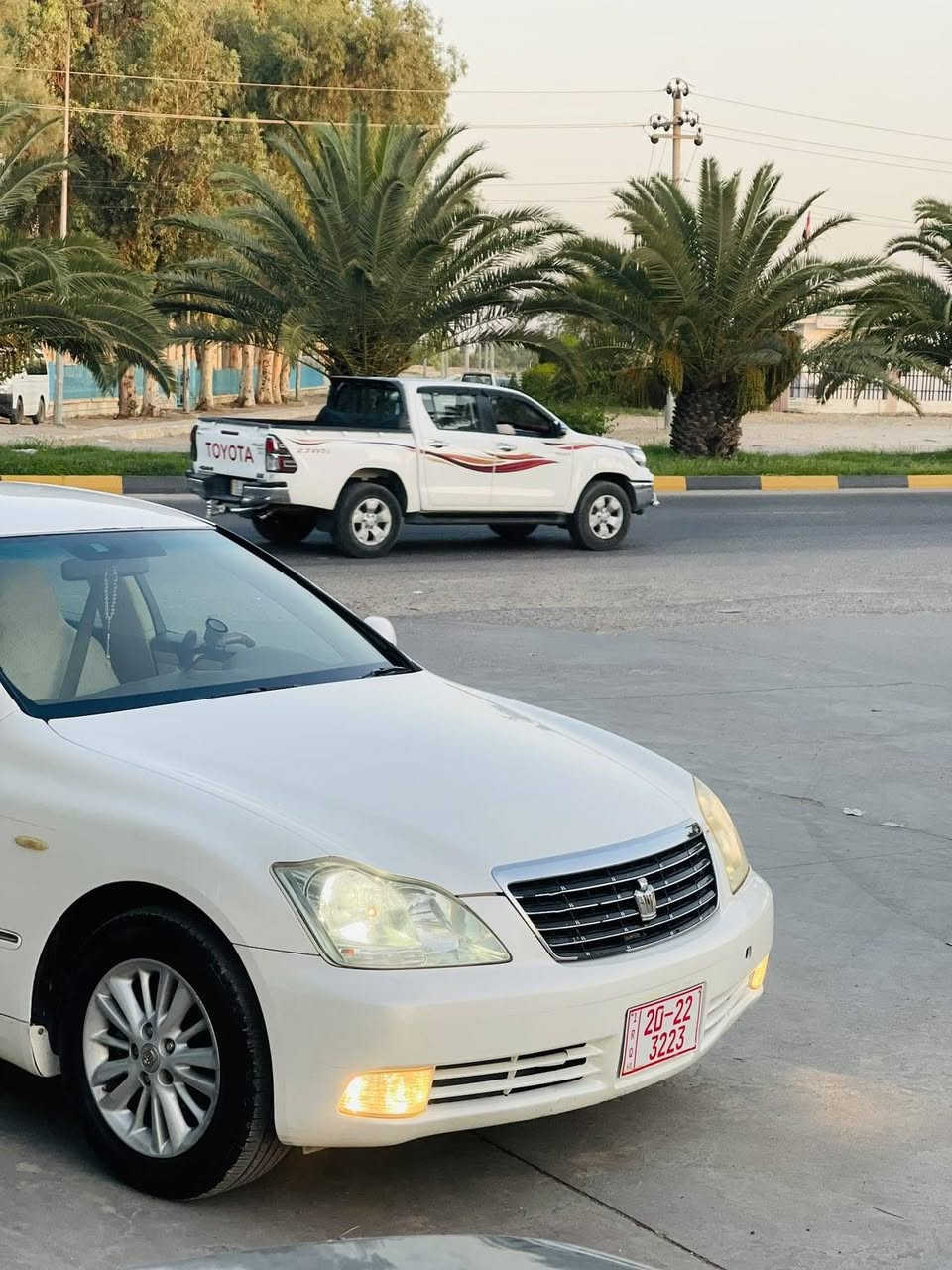 سەرەتا بەناوی خوای گەورە
بابەت فرۆشتن 

توێتا کڕاون شاهینە 

مۆدێل 2005

بەصمە و شاشە نیە 

موس موس موس 

سەقف گەفەر ڕەنگ گۆڕاو شانسی بەشەرت

گێر مەکینە بەشەرت 

کۆد بەشەرت 

عەیب و عاری تیا نیە 

ڕۆن و هایدلۆرکی تازە گۆڕاوە 

سەیارەی ماڵە و بێ مەسرفە ئاڵتونی بازارە 

180 بچوک بە بچوک کەم بەنزین خۆر تابڵێی نەرم و خۆشە 

بێ تەقەو ڕەقەیە 

ناوزەردی دوو دوگمەی ساج حەیزەران 

تەعدد سرعەیە 

بۆیاخیش سەقف و حیزام بەشەرت یەک پارجەیە دوانە سیانە نازانم 

بەو شەرتە ئەو دەمێ حیزام  نەوێت و سەقفی بۆیاخ نەبێ 

دەعم  و لێدراو بۆیاخ ئێراق بەشەرت 

سعریشی مناسبە و لە چاو سەیارەکەیا بێ مییکشیلەیە سەعرەکەی 

53 گەڵا و یەک تۆز مەجال برایانە تخوا گەر مشتەری نیت سەری من خۆشت مەئێشێنە لەگەڵ ڕێزما 

کەسیش بۆ خوار پەنجا گەڵا جەڕەس نەکات 

***********

شوێن کەلار سەیارە بە کۆمێنت و چات ناکڕدرێ وەرە سەریکە و بچوکیت ئەکەم
