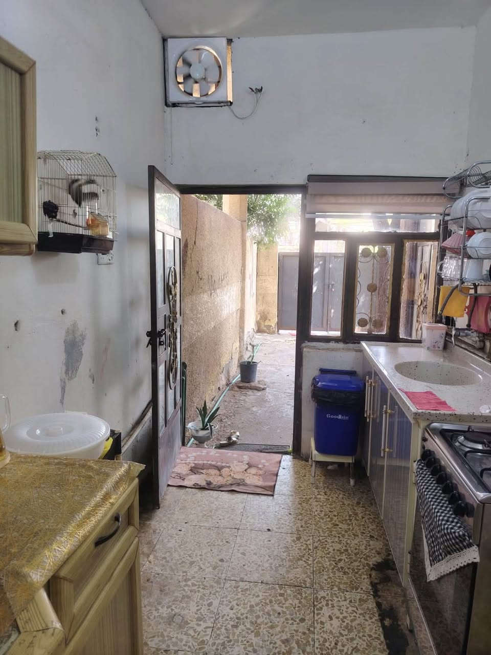 للبيع بيت سكني في المحمودية المساحه150 الاستفسار مراسله ***********
