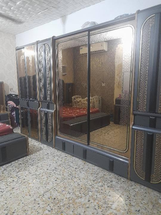 السلام عليكم ورحمة الله وبركاته مساء الخير عليكم غرفة نوم البيع تركيه أصلي التكمه  مكاني الشعب الغرفه جديده *********** السعر مليون ونص الغرفه ١١قطعه شوي الصور مو واضحه
