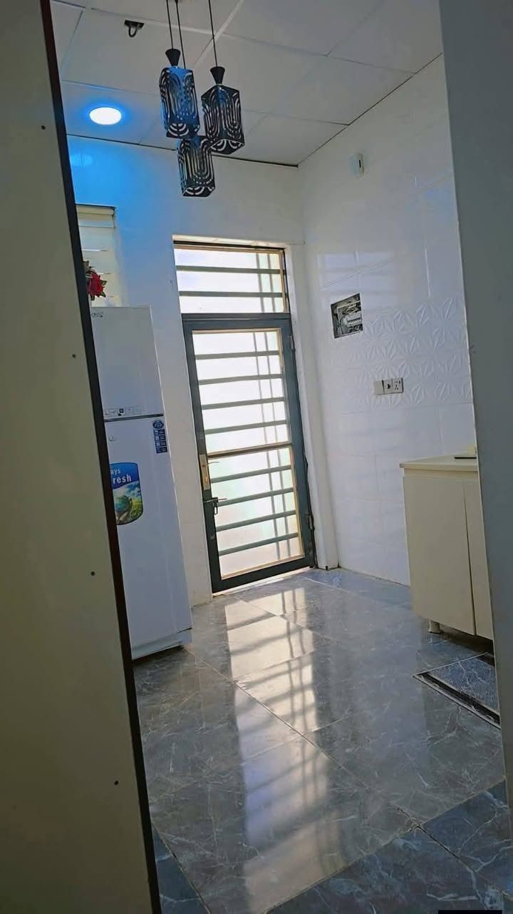 🏡دار للبيع🏡
المساحة: 200 متر مربع
✅ #طابو_زراعي_سند_25_أقرار_محكمه
السعر: 48 مليون  (مع المجال)
الموقع: النجف شارع الصب عمود 317 

مواصفات البناء:
غرفتين نوم وصاله ومطبخ واستقبال حمامات داخليه وخارجيه وكراج 
بناء مرتب (أساس + سقف كونكريت + طابوك)
أرضية بورسلين أبو الـ 60

الخدمات:#بعد_عن_سوق_100م
ماء كهرباء مدارس سوق تبليط مولد

للاستفسار والاتصال:
***********
