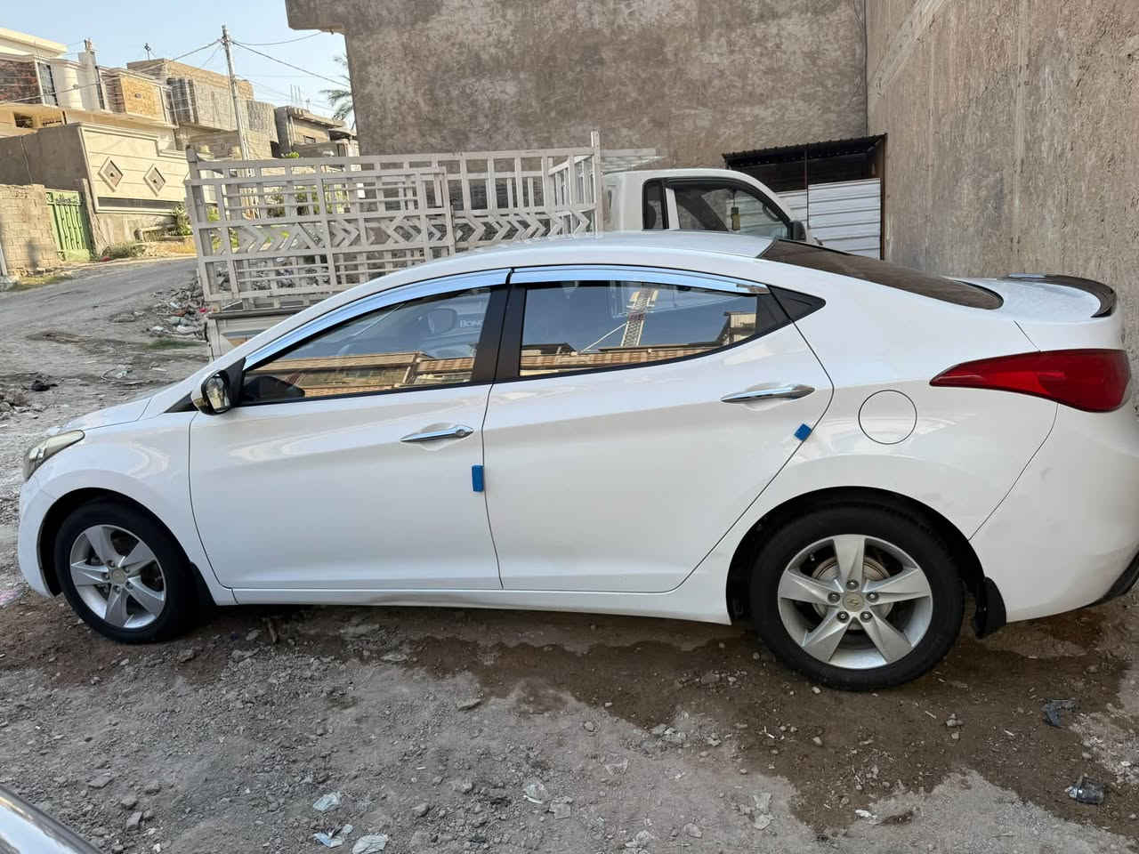 السلام عليكم
النترا موديل ٢٠١٤خليجي 
السياره جديده وجاهزه مابيه اي نقص 
رقم سليمانيه تحويل ثانيوم باسمي 
محرك شاد جديد مابي اي عيب 
صدر جديد 
السياره معروضه الانبار هيت 
السعر ١١٧وبيه مجال 
رقم ***********
