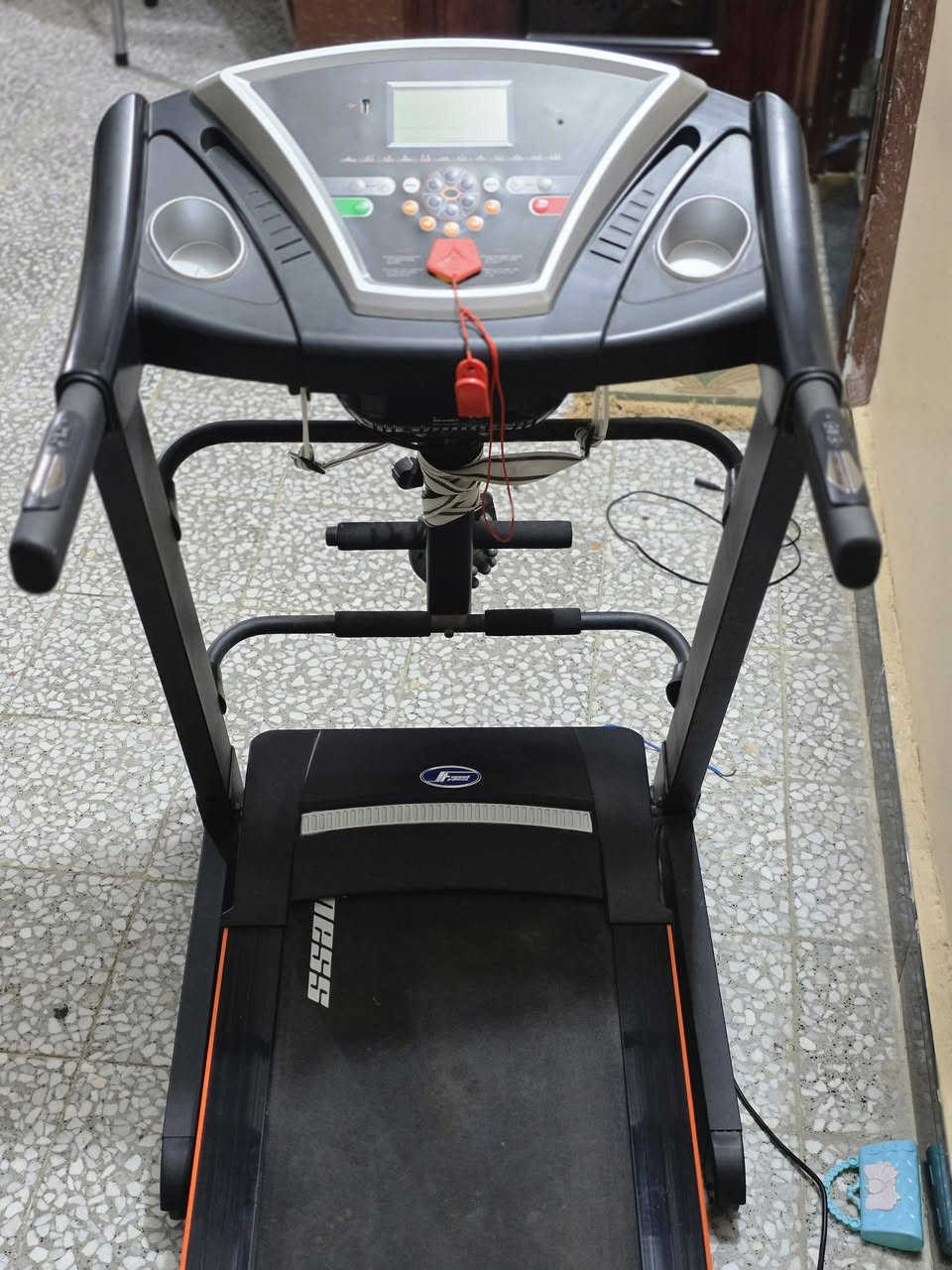 السلام عليكم (للبيع)
جهاز جري ماركة (Speed Fitness) جهاز نظيف جدا واستعمال قليل جدا
العنوان : الديوانية ام الخيل
للتواصل والاستفسار على الخاص او على الرقم التالي : ***********
