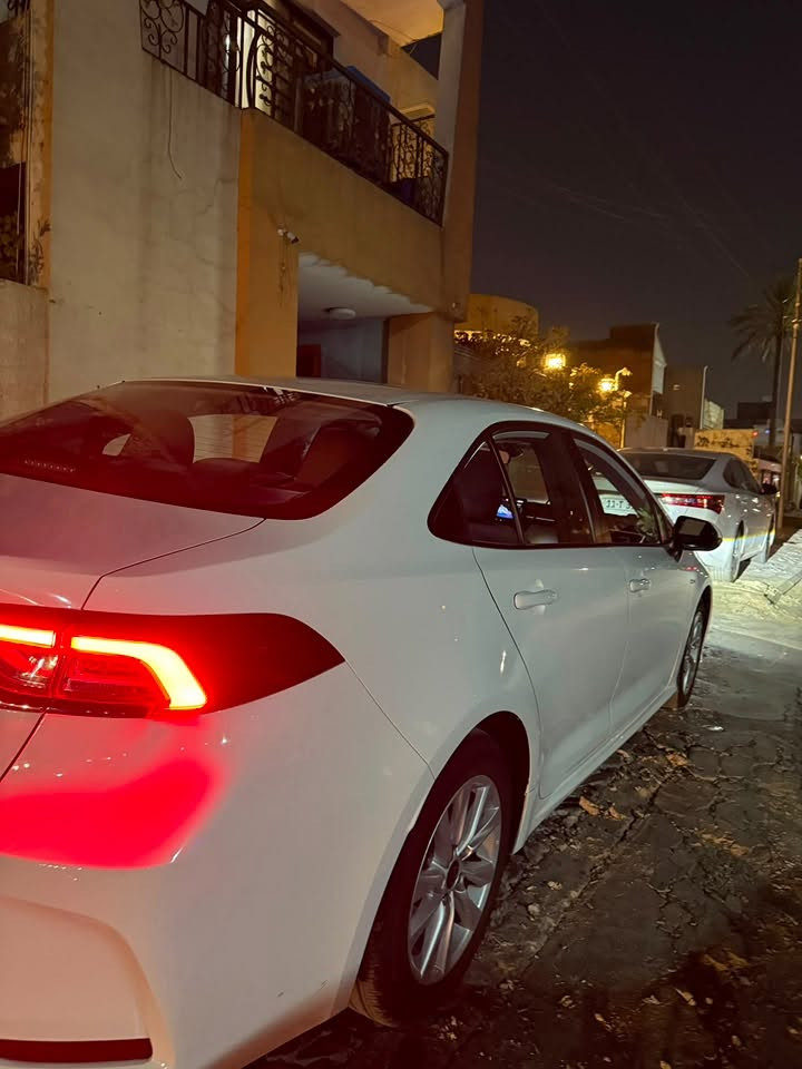 السلام عليكم للبيع كورلا هايبرد 2025 شكل خليجي 
رقم بغداد ب اسمي تحويل ثاني يوم
السياره ماشية 14 الف نضيفة جداً السيارة 
من طلعناها زيرو الكشنات غلفناهن وكاعيه جلد 
فول مواصفات كشنات جلد 
كشنات كهرباء 
بصمة
فتحة سقف
دخول ذكي
 رادار 
 تحديد مسار 
كروس سرعه 
اوتو هولد
شاشة كار بلي
3 وضعيات قياده 
اشاير بالمري الجانبيه
السيارة تراي زيرو نضيفة جداً
بيها رصعه بالبنيد على وضعها ملاعب بيها و بيها رصعه ب جاملغ الخلفي الايسر صغيره مسويها بارد فقط السيارة كفالة عامة من الصبغ 
السعر 157$ 
مكاني بغداد 
للاستفسار ***********
