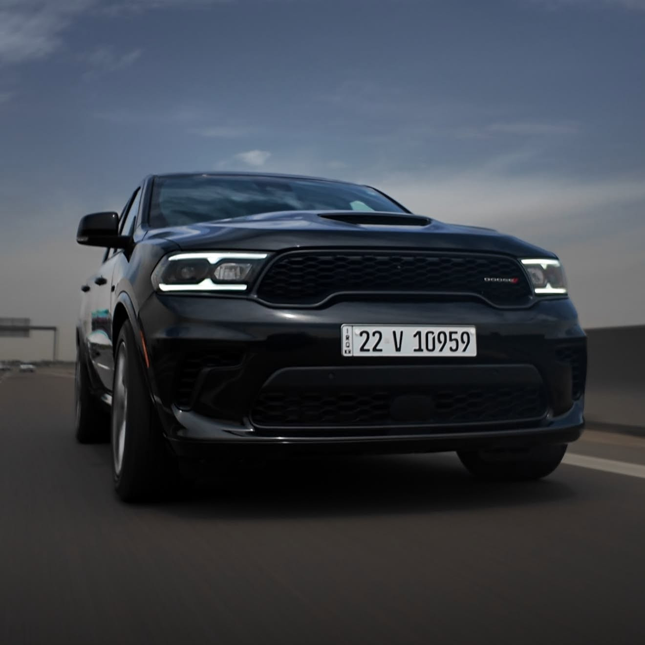 Dodge Durango R/T Plus TOW N' GO
دوج دورانكو ار تي پلس تو اند كو
فول مواصفات واعلى فئة بالدورانكو ١/١
الموديل : ٢٠٢٤
المحرك : ٨ سلندر ٥٧٠٠ هيمي
الممشى : 28 الف ميل فقط
وارد امريكي كلين تايتل
رقم - اربيل بسمي سنوية
المواصفات :
فتحة سقف ( سلايد )
سقف شاموا
داخل السيارة مطعم كاربون فايبر ( forged carbon )
رادار امامي مانع تصادم
رادار خلفي مانع تصادم
رادار تحديد المسار + كروز كونترول متكيف مع الشارع
نقطة عميه
بهاي الفئة الراديتر يكون حجمه اكبر من الراديتر مال النسخ الثمانية سلندر العادية يتحمل حرارة و ضغط اكثر
الدبلات نفسه دبلات نسخه ال SRT
ويل ٢٠ + بريكات بريمبو نفس ال SRT
فتحات البنيد
حساسات امامية + خلفية
صندوق كهربائي
مقاعد جلد + كنتارا + هيتر + تبريد + خزن 

مقاعد خلفية VIP
harmon/kardon نظام الصوت
eco + sport + track + Tow + Snow تحكم وضعيات القيادة
ستيرن هيتر + شفتات ستيرن
شحن وايرلس
كار پلي وايرلس + اندرويد اوتو
مكان بغداد 
***********
