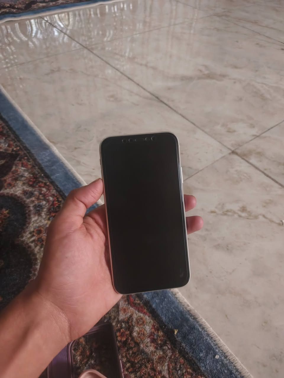 السلام عليكم ايفون ١١كامرتين ذاكره ١٢٨الجهاز قبل لا بدله شاشه جان ما مفتوح هسه نفتح جان الجهاز وتر الجهاز كلشي شغال بي فيس ايدي كلشي يشتغل ما عده الشريحه ما تشتغل يعني تخطي للبيع ويرهم مراوس بي جهاز عندك حته لو حدث ونطي فرق قيم واخذ مكاني بصره القبله الرقم ***********
