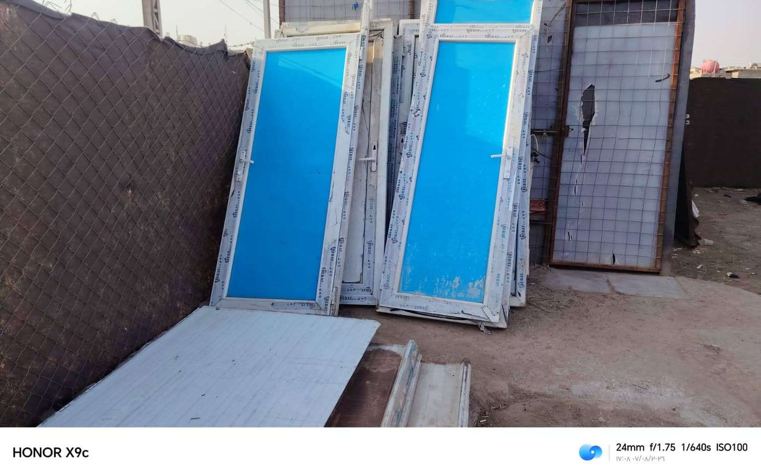 سلام عليكم بيبان وشبابيك بلاستك البيع وسندويج  ***********
